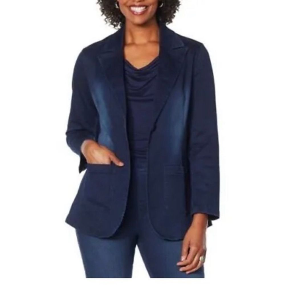 DG2 by Diane Gilman FLEXstretch Tailored Blazer
Size- SMALL NEW WITH TAGs